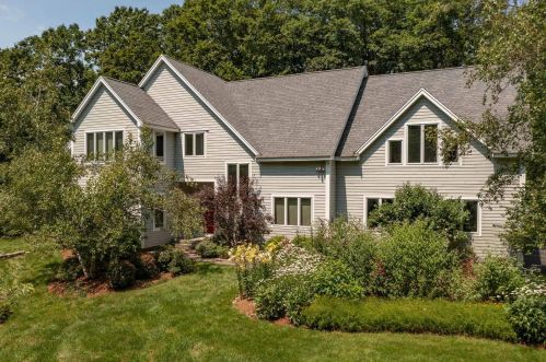 51 Willow Rd, East Kingston, NH 03827 exterior