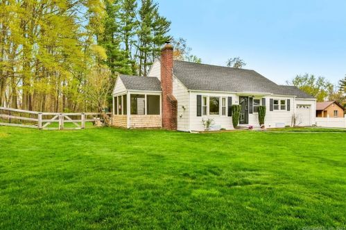 263 Long Hill Rd, Wapping, CT 06074 exterior