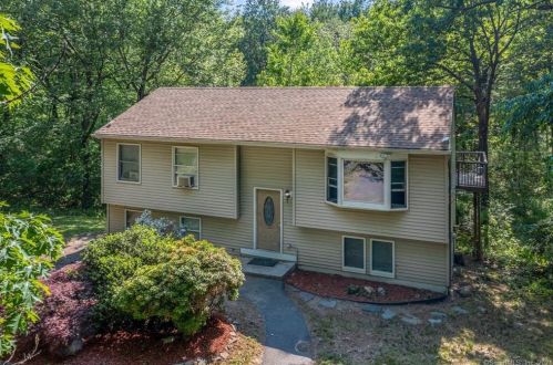 105 North St, Waterbury, CT 06716 exterior