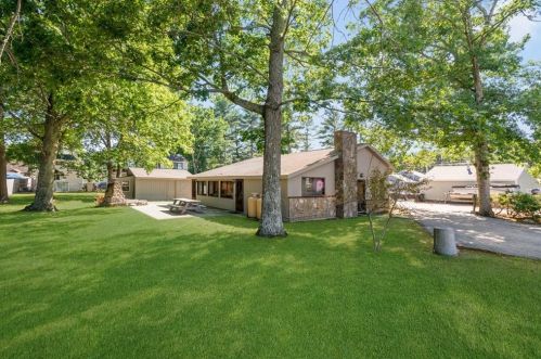 454 Shady Valley Rd, Coventry, RI 02816 exterior