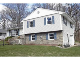 8 Falstaff Dr, Valley Falls, RI 02864 exterior