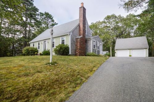 11 Orchard Way, Sandwich, MA 02563 exterior