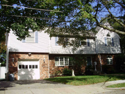 26 Rose Dr, Newton, MA 02465 exterior