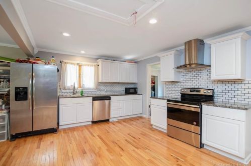15 Way Rd, Middlefield, CT 06455 exterior