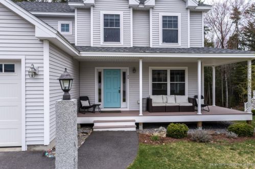 70 Forest Glen Ln, Topsham, ME 04086 exterior