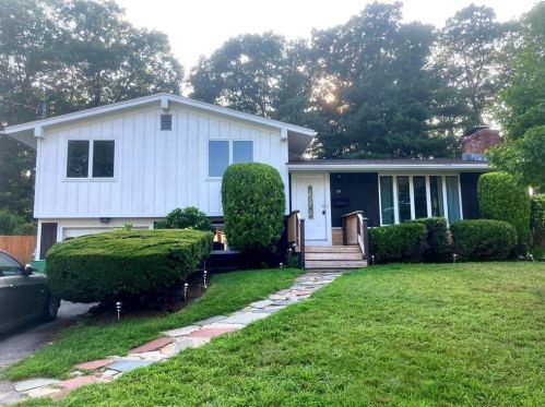 28 Cushing Rd, Warwick, RI 02888 exterior