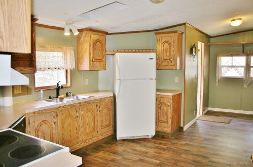 24 Grierson Rd, South-Thomaston, ME 04858 exterior