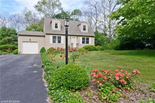 45 Red Oak Dr, Richmond, RI 02898 exterior