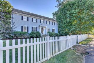 1093 Mill Hill Ter, Southport, CT 06890 exterior