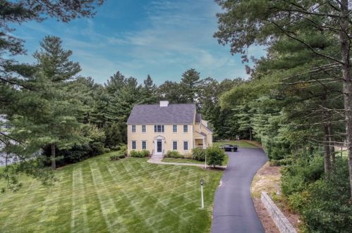 20 Stonemoor Dr, Easton, MA 02356 exterior