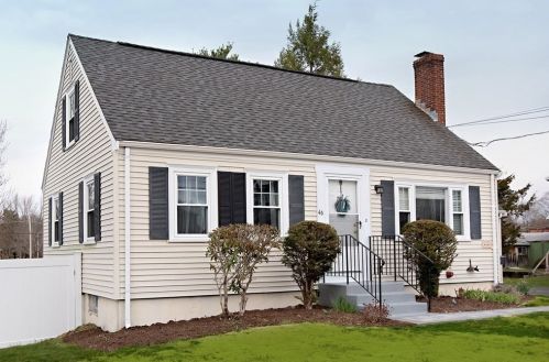 46 Hillside Ave, Norwood, MA 02062 exterior