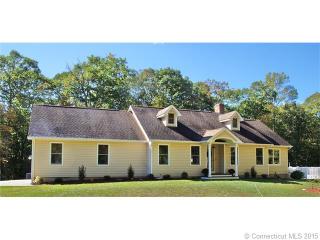 71 Olde Orchard Rd, Clinton, CT 06413 exterior