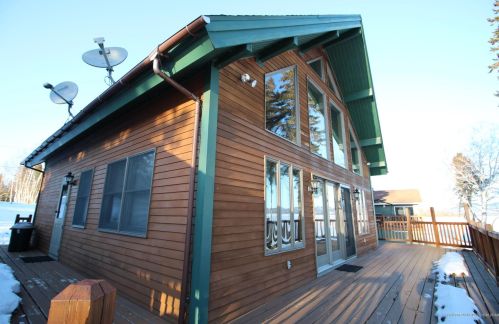 21 William Rd, Rangeley, ME 04970 exterior