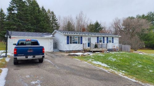 44 Lombard St, Presque Isle, ME 04769 exterior