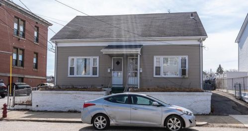 134 High St, Woonsocket, RI 02895 exterior