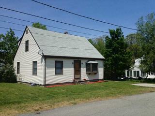 2 Will Ann Cir, East Providence, RI 02915 exterior