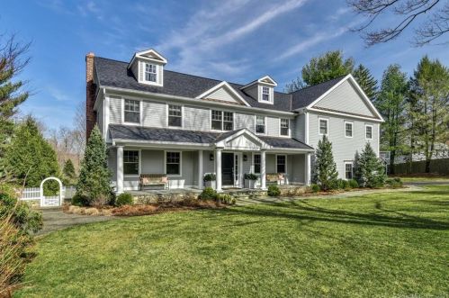 18 Tommys Ln, New Canaan, CT 06840 exterior