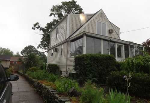 30 Home Ave, Warwick, RI 02889 exterior