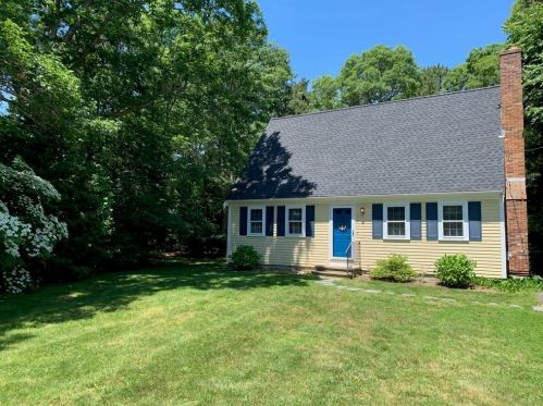 170 Taramac Rd, Centerville, MA 02632 exterior