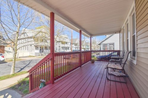 75 Rochelle St, Springfield, MA 01109 exterior