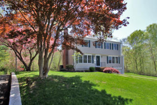 251 Taunton Rd, Fairfield, CT 06824 exterior