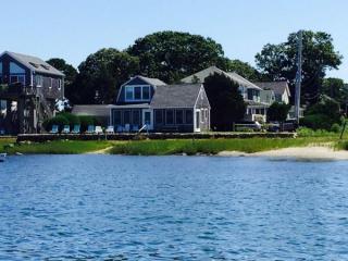 354 Circuit Ave, Bourne, MA 02559 exterior