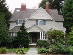 414 Woodward St, Newton, MA 02468 exterior