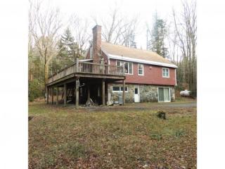 76 Davis Dr, Wilmington, VT 05363 exterior