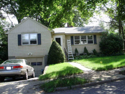 256 Woodcliff Rd, Newton, MA 02461 exterior