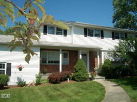 40 High Ridge Rd, Brookfield-Center, CT 06804 exterior