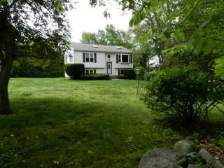 221 Canal St, Westerly, RI 02891 exterior