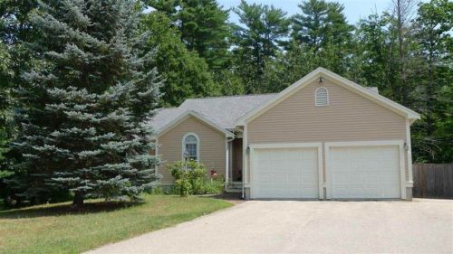 30 Marshview Cir, Seabrook, NH 03874 exterior