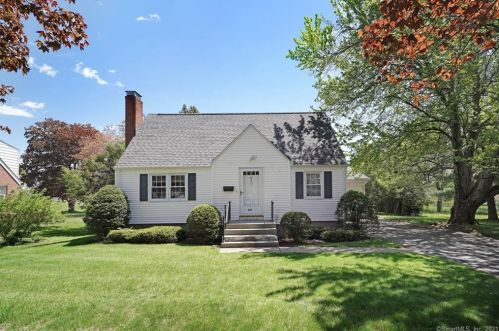 610 Maple St, Hartford, CT 06109 exterior