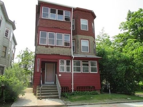 677 Union St, Springfield, MA 01109 exterior