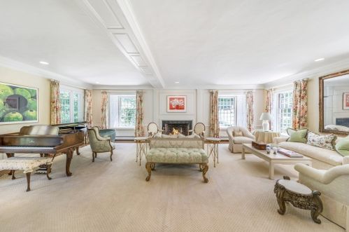 230 Dudley Rd, Newton, MA 02459 exterior