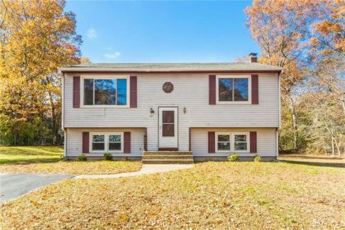 82 Sheltra Ave, Coventry, RI 02816 exterior