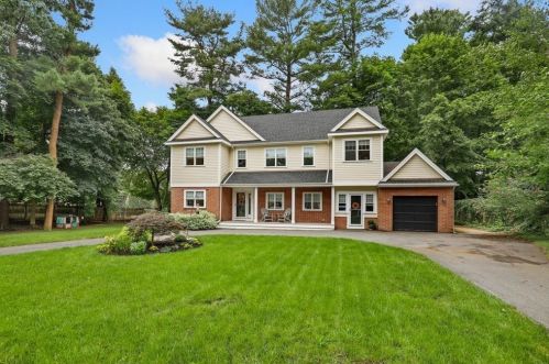 1 Locksley Rd, Lynnfield, MA 01940 exterior