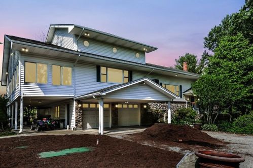 404 Town Farm Rd, Pascoag, RI 02859 exterior