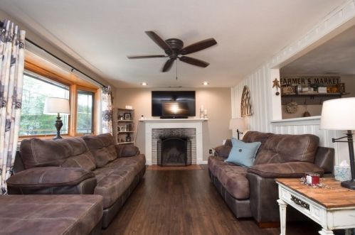 820 Pendleton Ave, Chicopee, MA 01020 exterior