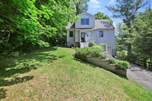 13 Kayview Ave, Bethel, CT 06801 exterior