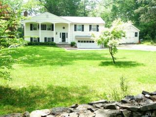 147 Fillow St, Norwalk, CT 06850 exterior