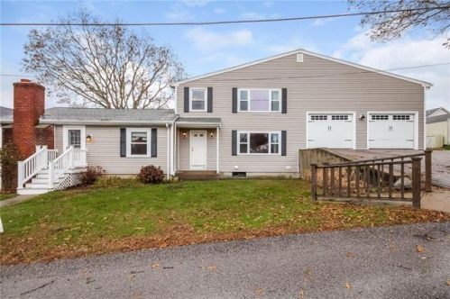 32 Richard Smith Rd, Narragansett, RI 02882 exterior