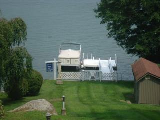 19 Lake Terrace Dr, Danbury, CT 06811 exterior