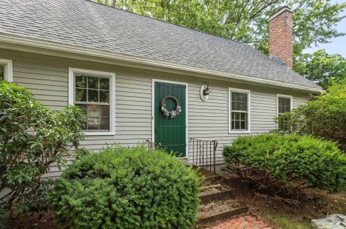 15 Marlowe Rd, Nashua, NH 03062 exterior