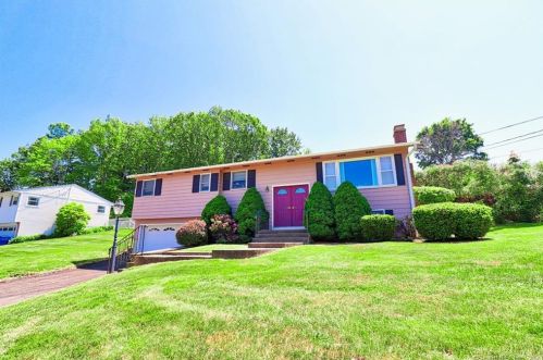 100 Split Rock Dr, Waterbury, CT 06706 exterior