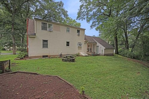 25 Vernondale Ct, Southington, CT 06489 exterior