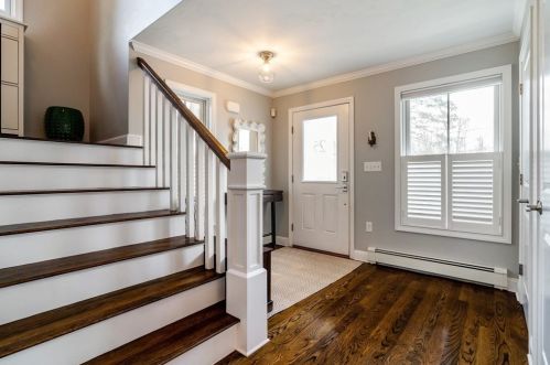 25 Sawyer Rd, Weymouth, MA 02189 exterior