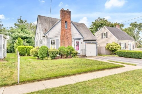 50 Omaha Blvd, Warwick, RI 02889 exterior