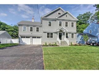 251 Alma Dr, Fairfield, CT 06824 exterior