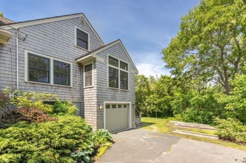 95 Phillips Ave, Pigeon Cove, MA 01966 exterior